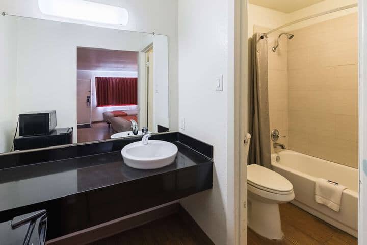 Room 16 of 27